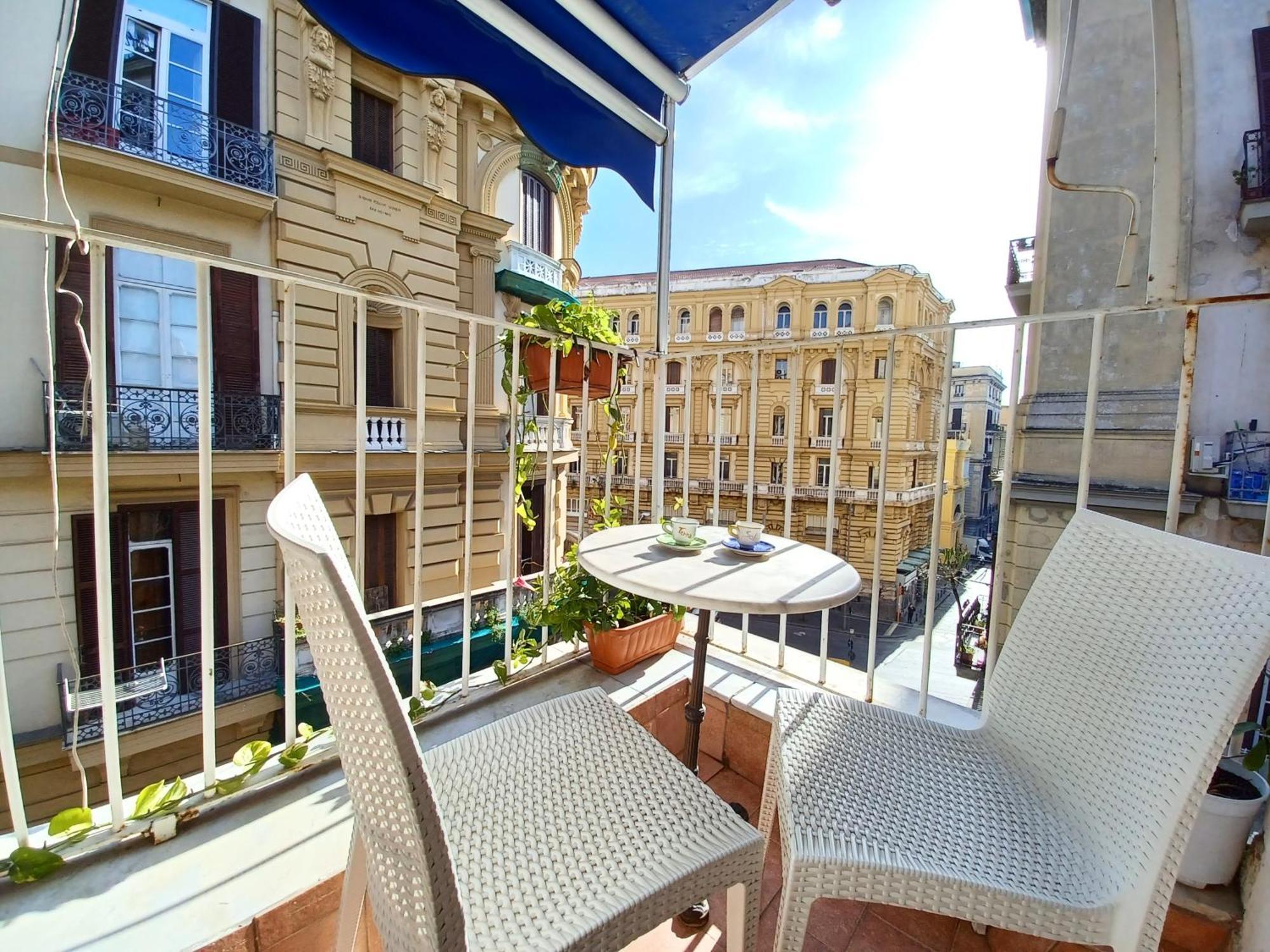 B&B Quattro Palazzi Napoli Centro Eksteriør billede